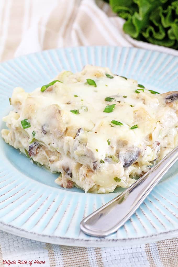 chicken, Chicken Bacon Mushroom Alfredo Lasagna Recipe, clean eating, delicious, easy recipe, homemade Alfredo sauce, homemade lasagna, homemade meal, lasagna, mushrooms, natural bacon, one pan dinner, vegetables