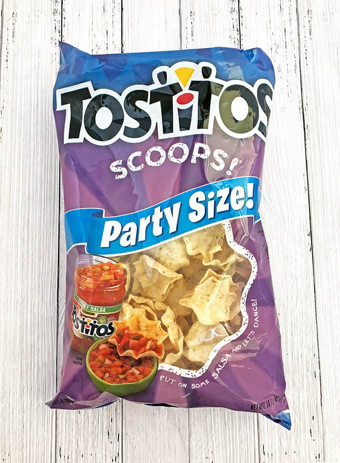 beautiful appetizers, cheddar cheese, Cinco de Mayo, decor appetizer, delicious appetizers, holiday food, kids aproved, kids love it, lettuce, mini cherry tomatoes, mini tacos, Taco Bites Appetizers