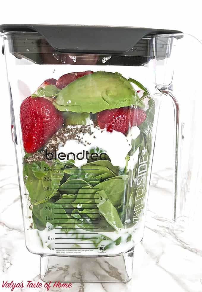 How to make Healthy Avocado Spinach and Strawberry Smoothie