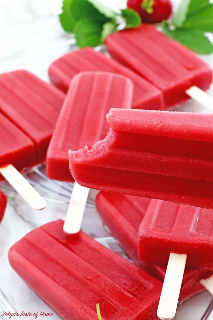 clean eating, dairy free, easy recipe, fresh strawberries, garden strawberries, gluten free, healthy, Healthy Strawberry Popsicles Recipe, homegrown strawberries, homemade popsicles, kid friendly, maple from Canada, organic maple syrup, popsicles, vanilla cashew milk, vegan