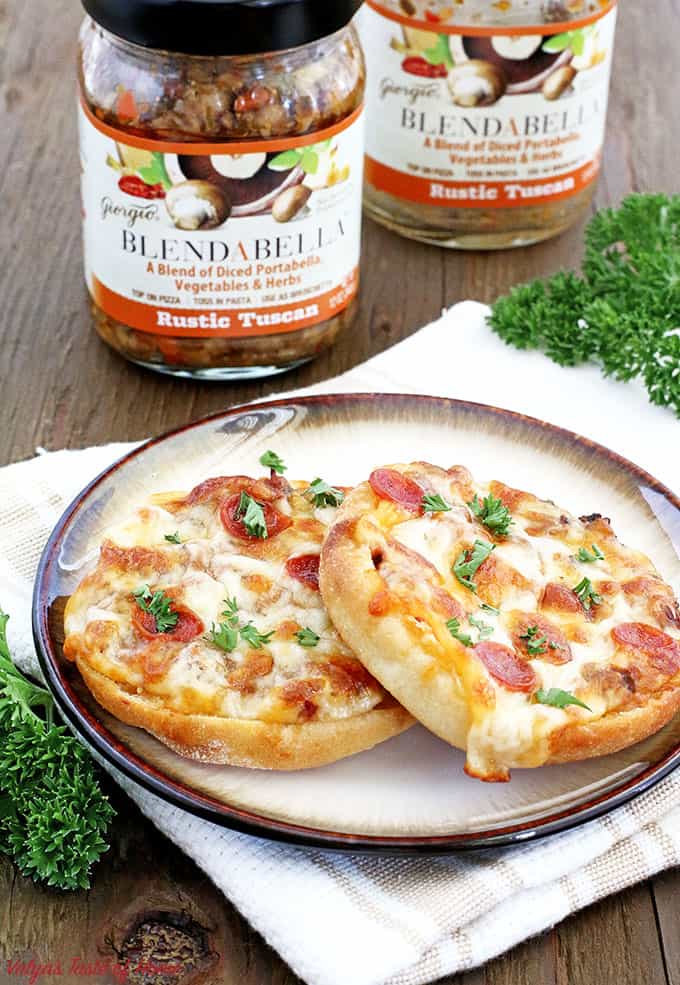 baked zucchini mini pizzas, BLENDABELLA, clean eating, delicious appetizers, easy recipe, flavorful appetizers, gluten-free recipe, healthy appetizers, homegrown zucchini, kid friendly, mushroom vegetable pizza sauce, Portabella mushroom, rustictuscan, zucchini recipe