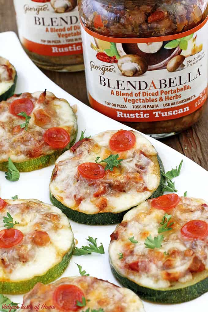 baked zucchini mini pizzas, BLENDABELLA, clean eating, delicious appetizers, easy recipe, flavorful appetizers, gluten-free recipe, healthy appetizers, homegrown zucchini, kid friendly, mushroom vegetable pizza sauce, Portabella mushroom, rustictuscan, zucchini recipe