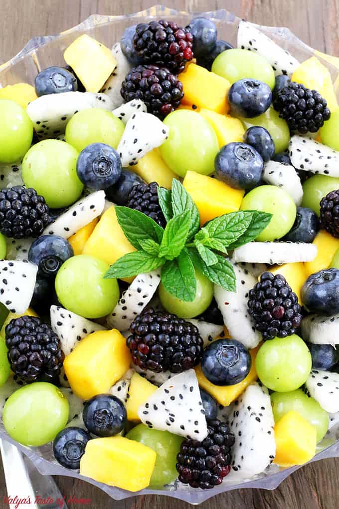 It has a delicious combination of summer fruits like dragon fruit, mangoes, green grapes, blueberries, and blackberries! It’s the perfect healthy dessert and is seriously an absolute crowd-pleaser every single time!