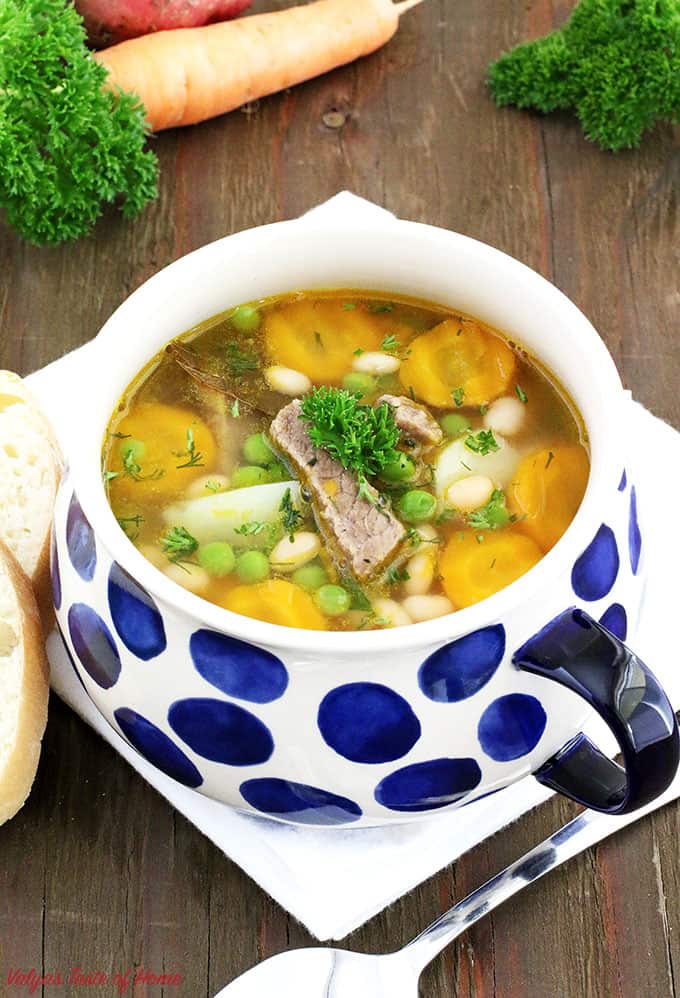 What can be better than savoury bowl of warm soup during the fall season, especially made out of homegrown vegetables? This super tasty Instant Pot Vegetable Beef and Bean Soup Recipe has an amazingly nutritious blend of ingredients, comes together very quick and easy. #comfortfood #familydinner #familyfavorite #heartymeal #homemade #instantpotsoup #kidsloveit #perfectlunch #quickandeasysouprecipe #vegetablles