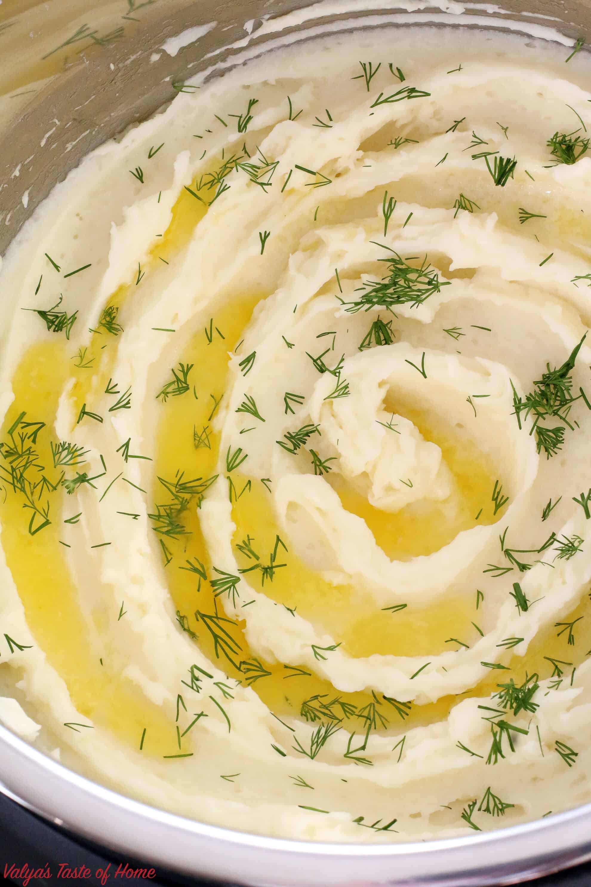 Is there anything more comforting food than Instant Pot Creamy Mashed Potatoes Recipe? Mashed potatoes are also said to be a secondary bread for most people, especially in the countryside I was born. It was as common as bread because kids love it and its very filling. #instantpotmashedpotatoes #creamymashedpotatoes #maindish #comfortfood #valyastasteofhome