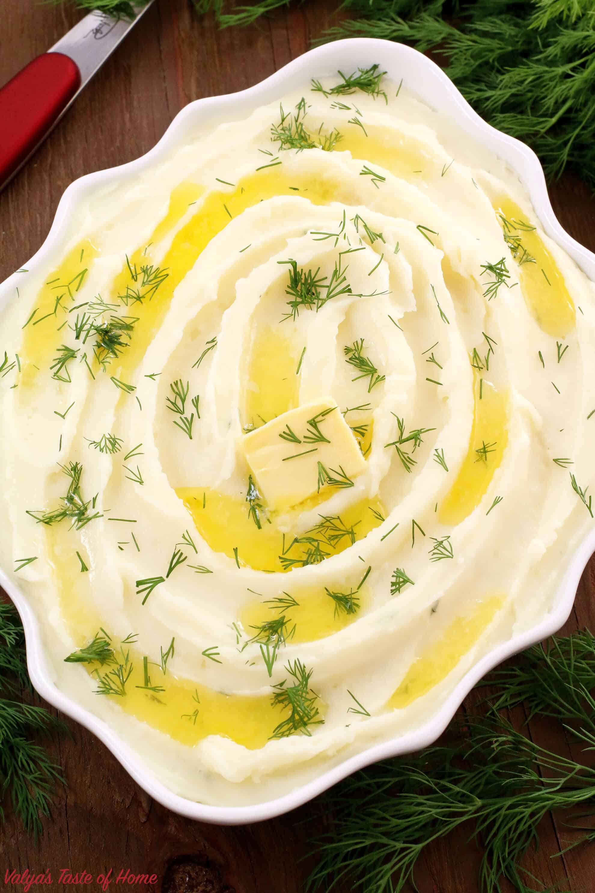 Is there anything more comforting food than Instant Pot Creamy Mashed Potatoes Recipe? Mashed potatoes are also said to be a secondary bread for most people, especially in the countryside I was born. It was as common as bread because kids love it and its very filling. #instantpotmashedpotatoes #creamymashedpotatoes #maindish #comfortfood #valyastasteofhome