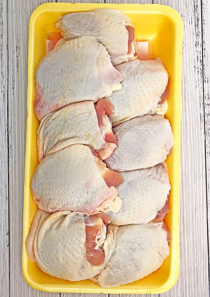 This Rosemary Cranberry Baked Chicken Thighs recipe is the perfect addition to your holiday table that satisfies that craving, as well as adding to the holiday’s feel. The chicken thighs are super juicy, tender on the inside, and loaded with flavor.