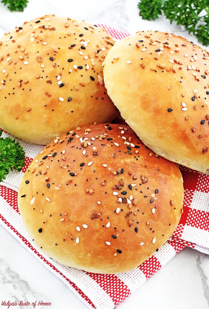 This Pillow Soft Burger Buns Recipe is the only recipe you’ll ever need. These homemade buns are pillow-like soft, tender, rich, so flavorful and perfect for a big juicy burger! Your mixer will do most of the work for. Then all it takes is to shape and bake! You will surprise your family on a burger night, or your guest at your next backyard get-together how tasty they are! 