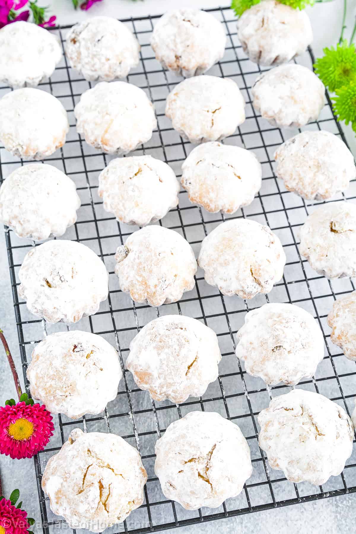 These muffins have the classic, comforting flavor of sweet, plump raisins and buttery, soft muffins. 