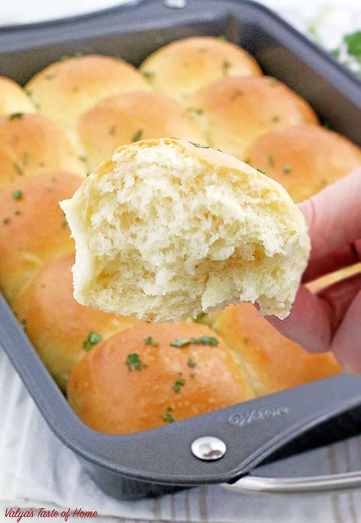 What’s best is that they’re also incredibly versatile! Have them by themselves, cut them in half and toast them with some butter on top, use some leftovers for sliders the next day after Thanksgiving, etc.