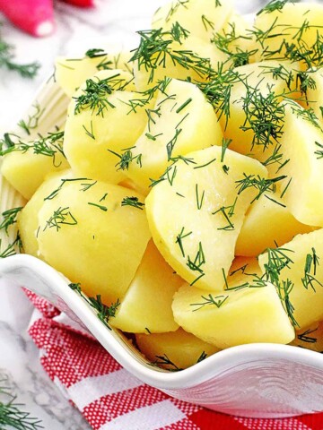 This recipe featured buttery golden potatoes that are garnished with dill for a simple yet tasty and comforting dish. I particularly love this recipe for Thanksgiving and Christmas since it goes with just about everything!