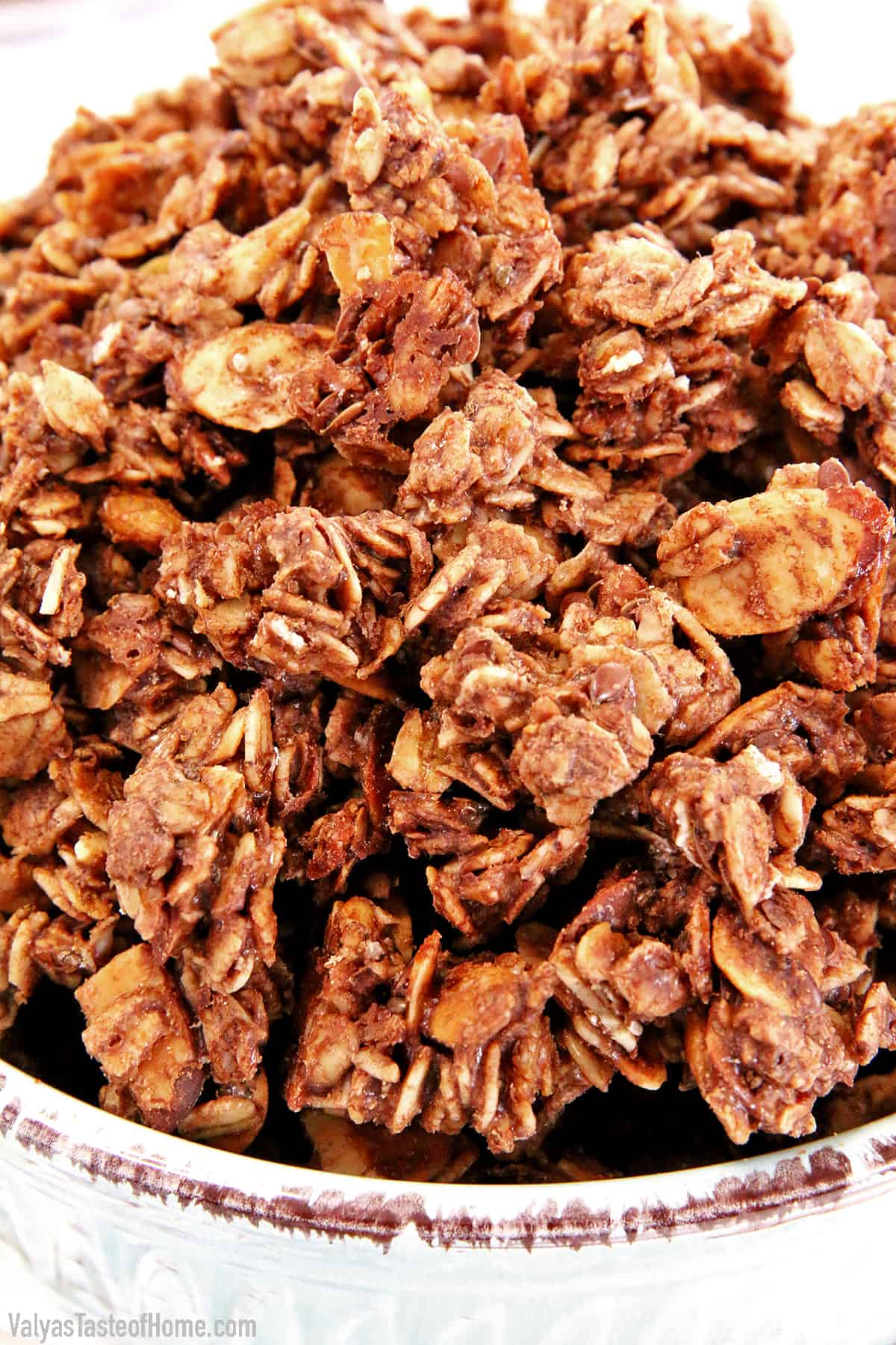 This granola crisps up nicely in the oven to give you a nice crispy and crunchy texture. It's also loaded with nuts and seeds, with delicious cacao powder for that chocolate flavor, but the best part is that it's not overly sweet.
