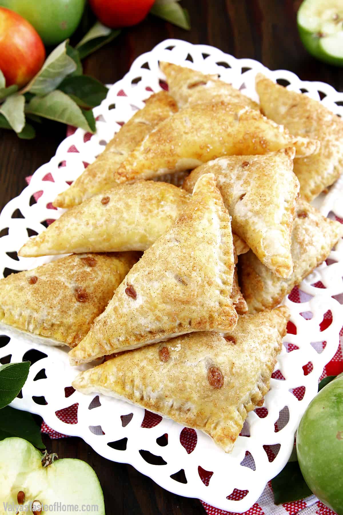 The well-loved flaky puff pastry filled with a simple homemade apple-pie-like filling, and sprinkled with cinnamon sugar makes this treat taste just like the classic apple pie. Minus the hassle of pie making and baking. 