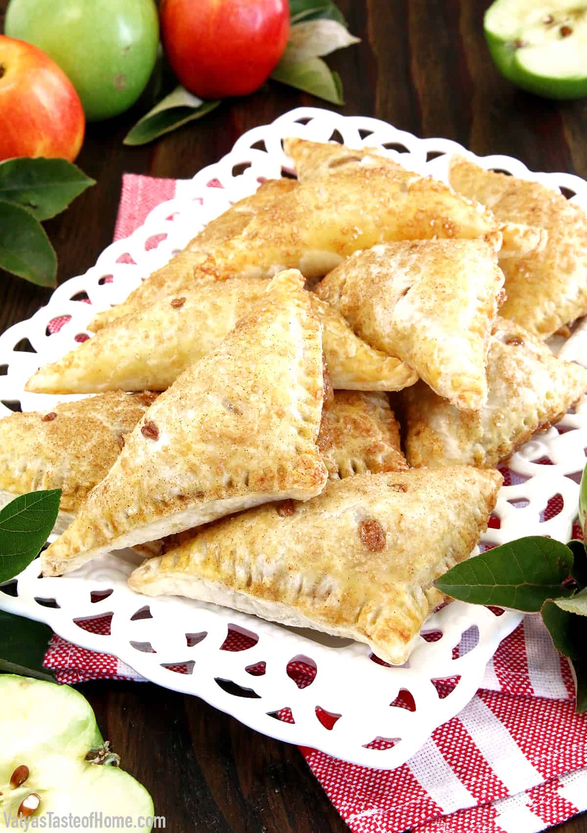 The well-loved flaky puff pastry filled with a simple homemade apple-pie-like filling, and sprinkled with cinnamon sugar makes this treat taste just like the classic apple pie. Minus the hassle of pie making and baking.