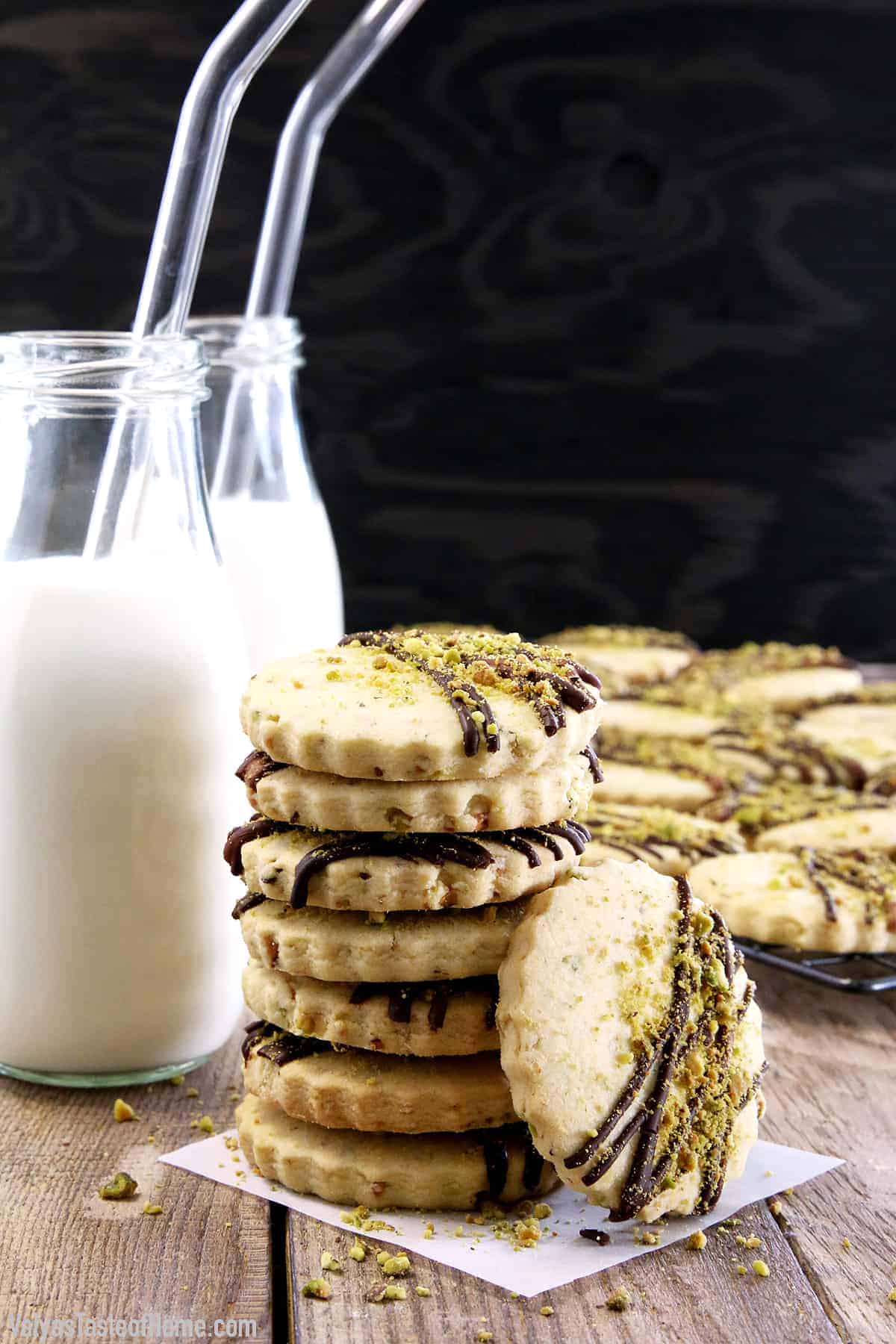 Move over chocolate chip cookies, these delicious cookies may just become a new favorite. What goes great with a treat like these Easy Pistachio Dark Chocolate Drizzle Shortbread Cookies? You're right, cold milk! 