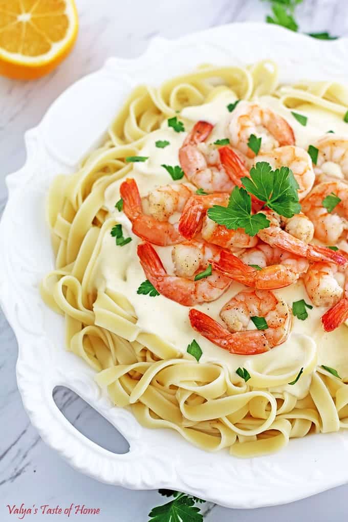 This Shrimp Alfredo Fettuccine Pasta Recipe is a majorly delightful crowd-gathering meal. And surprisingly not very long to make for how scrumptious and satisfying the meal is. 