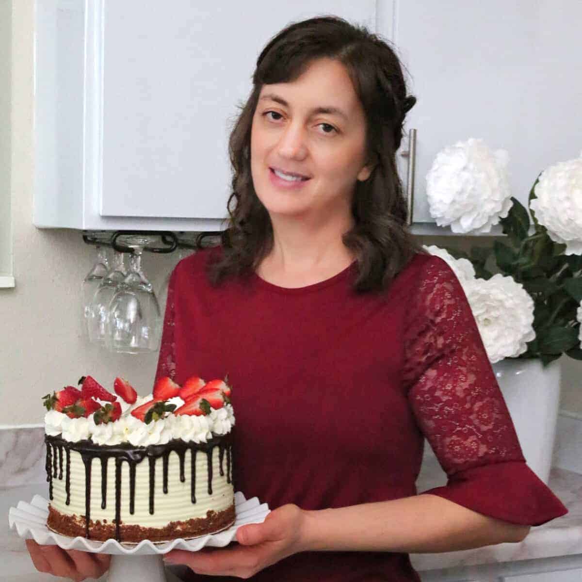 A food blogger, recipe developer, photographer, editor, and author behind Valya’s Taste of Home website. Sharing family proven tasty recipes made from scratch with step-by-step photos and videos. 