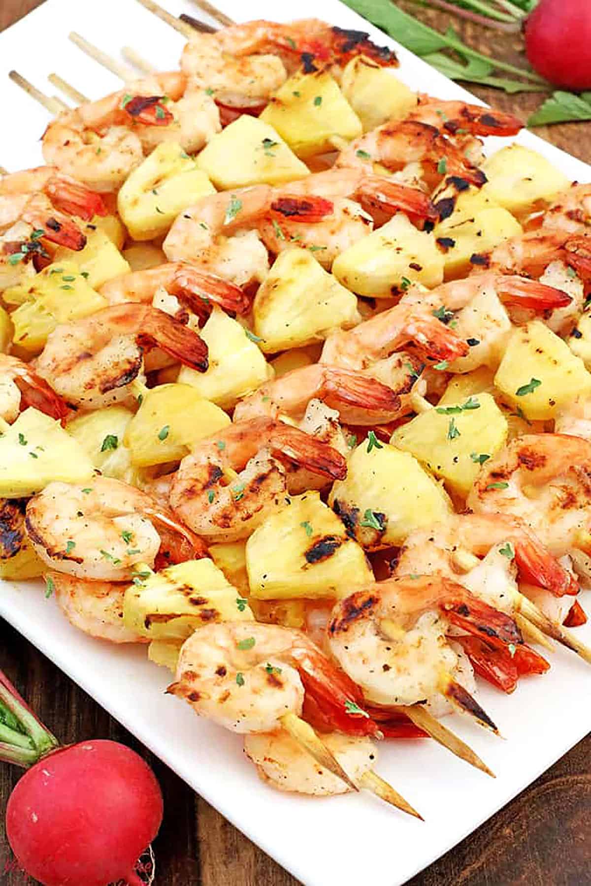 diskret fly Mand Easy Grilled Hawaiian Shrimp Kabobs Recipe (with Pineapple)