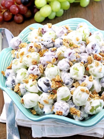 This Grape Candy Salad is the most perfect combination of juicy grapes with a creamy, vanilla yogurt dressing that's not only delicious but also healthy for you and your kids! 