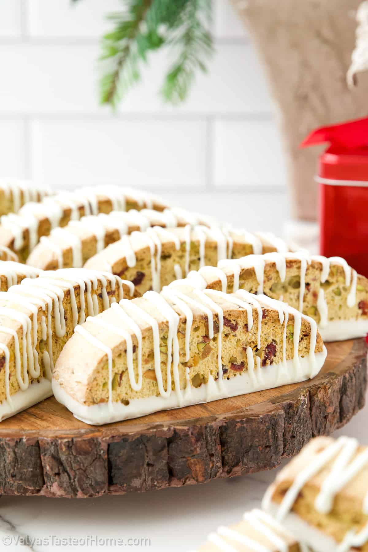 These delicious Cranberry Pistachio Biscotti feature all the holiday flavors you’ve been dreaming of.