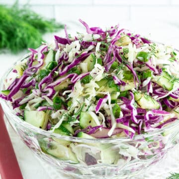 With bright flavors, a zesty kick from lemon juice, and packed with red cabbage goodness, this salad is absolutely perfect.