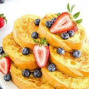 This classic French toast recipe is no exception, combining the rich tastes of eggs, sugar, and vanilla essence to produce a pleasant and comfortable dish.