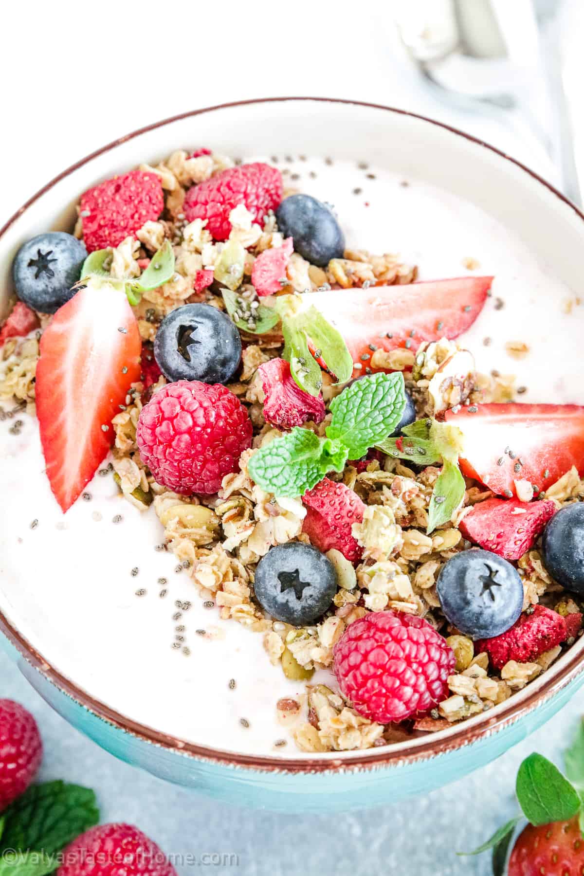 Granola, Yogurt and Fruit Breakfast Jar Recipe