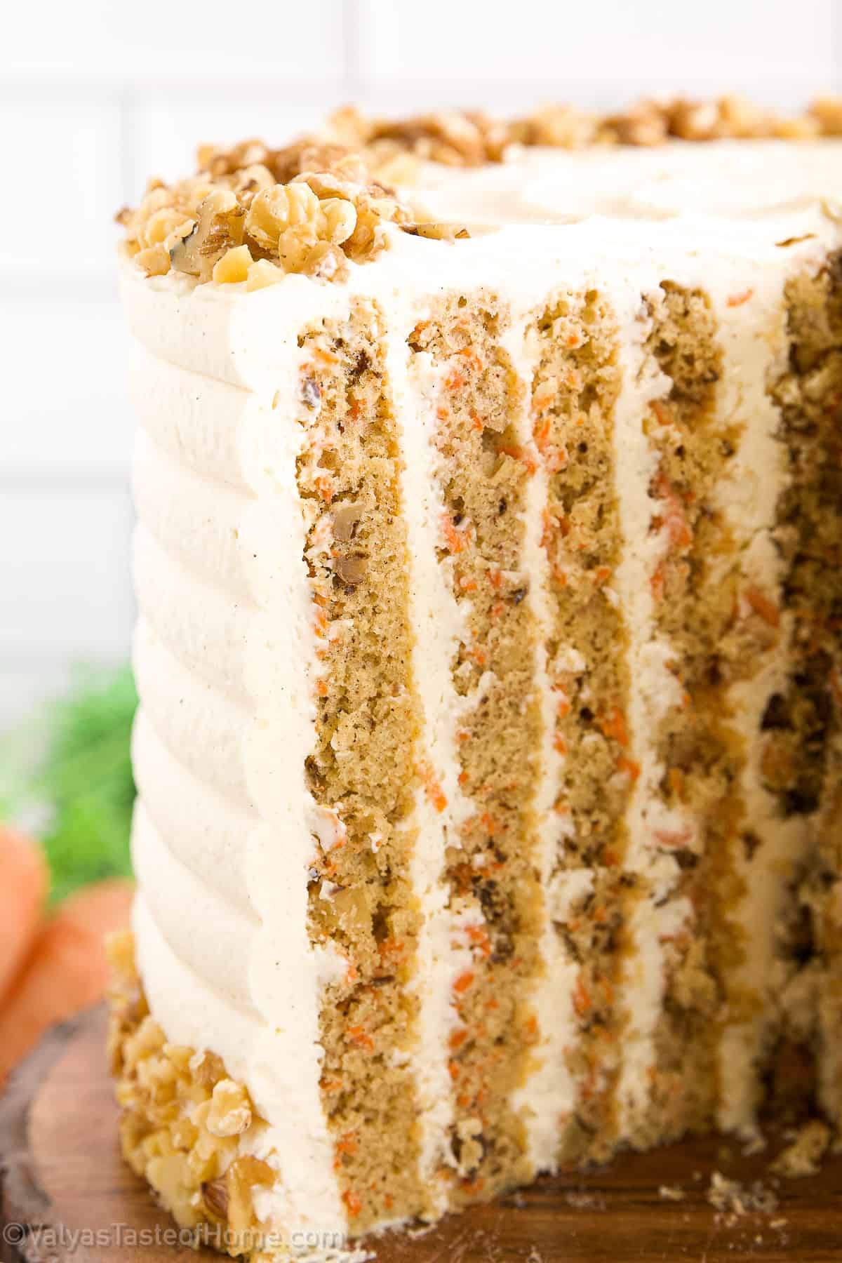 Are you looking for a simple, but gorgeous and delicious cake recipe to make for any holiday, birthday, or any special occasion? Look no further, you found it here! 