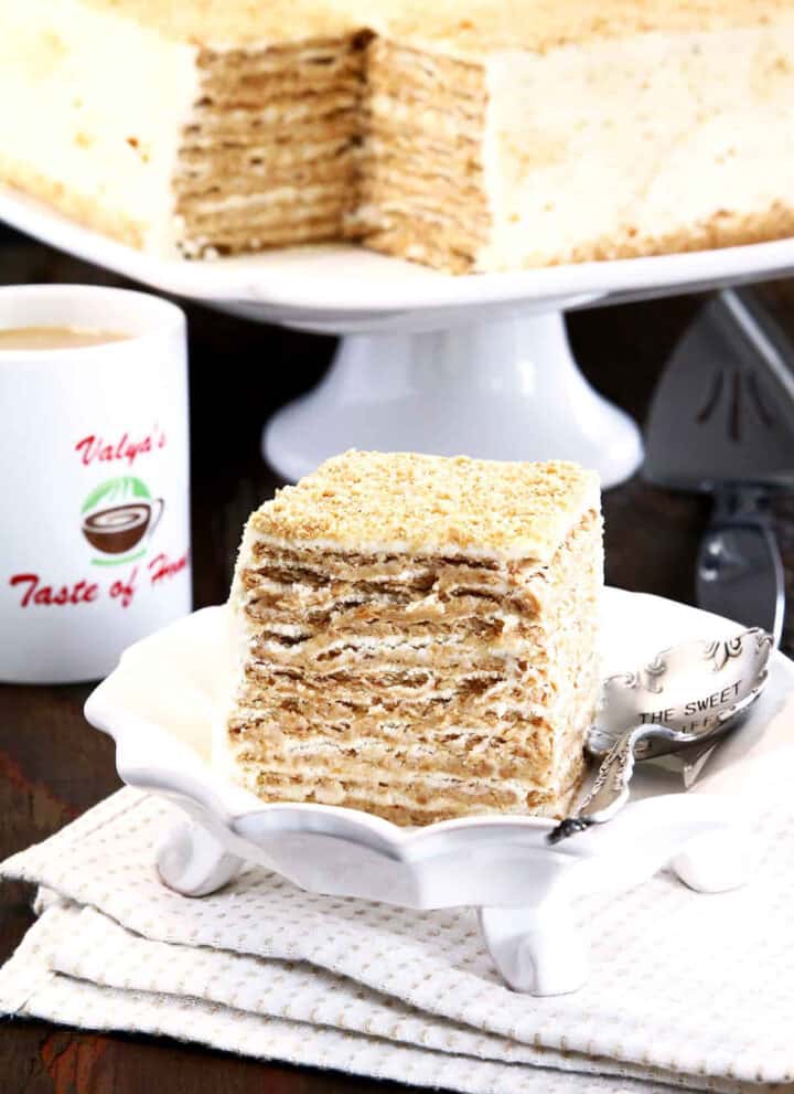 This delicious No-Bake Graham Cracker Cake can be made with just 3 ingredients! It's creamy sour and whipped cream filling makes it tender and moist, with a delicious layer of sweet Graham Crackers to bring it all together.