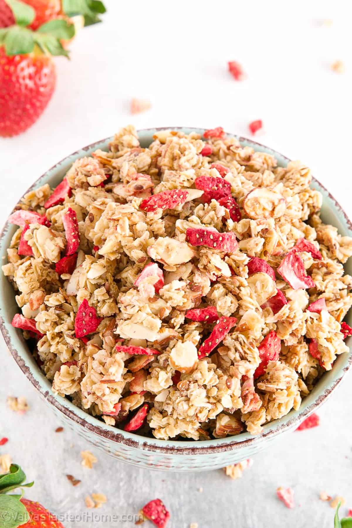 This homemade granola recipe will help solve all of those problems and give you a great taste of granola right in the comfort of your home using pantry staple ingredients.