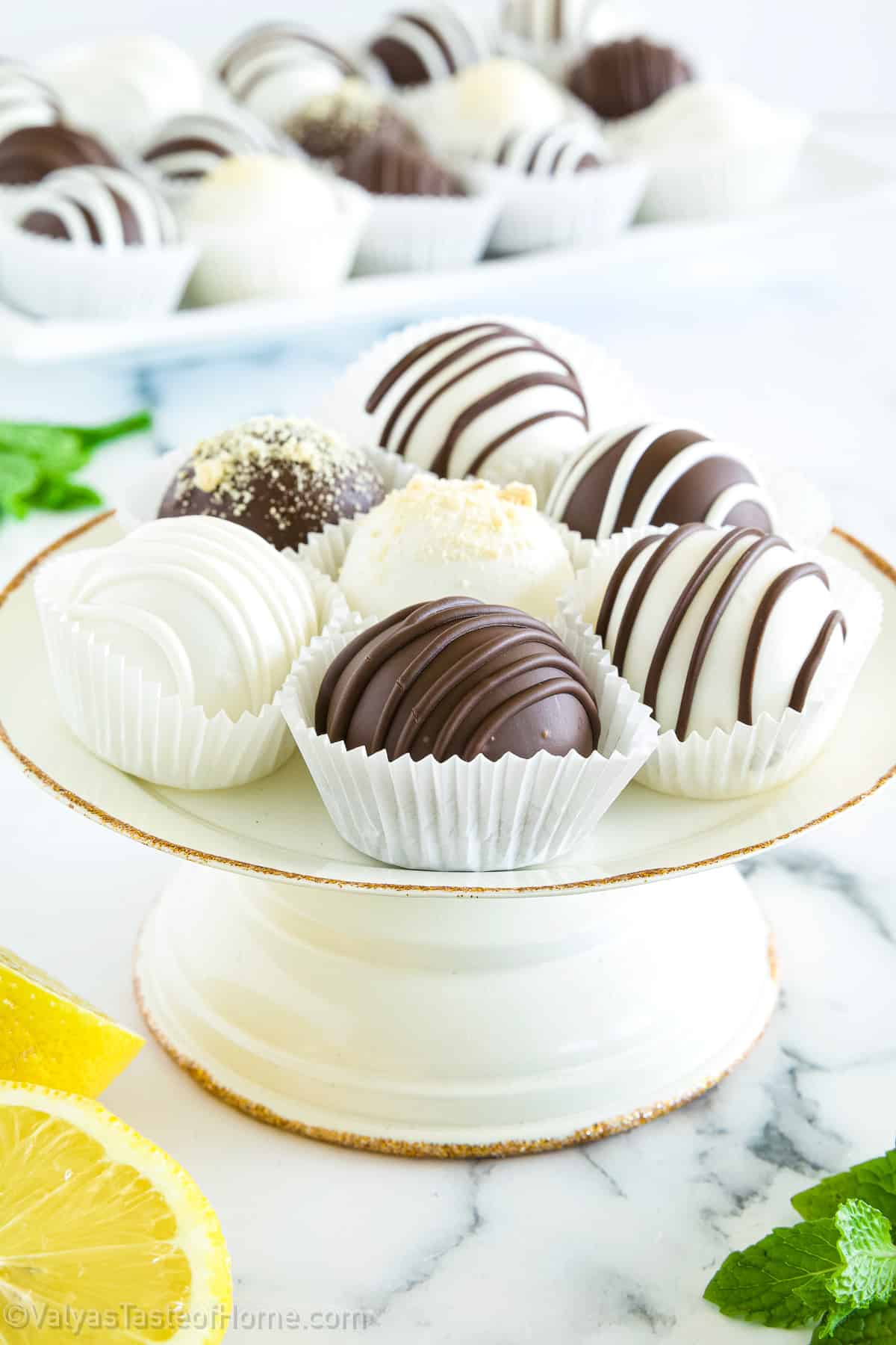 These bite-sized truffles combine the classic flavor of Oreos with chocolate and a hint of lemon for an irresistible combination.