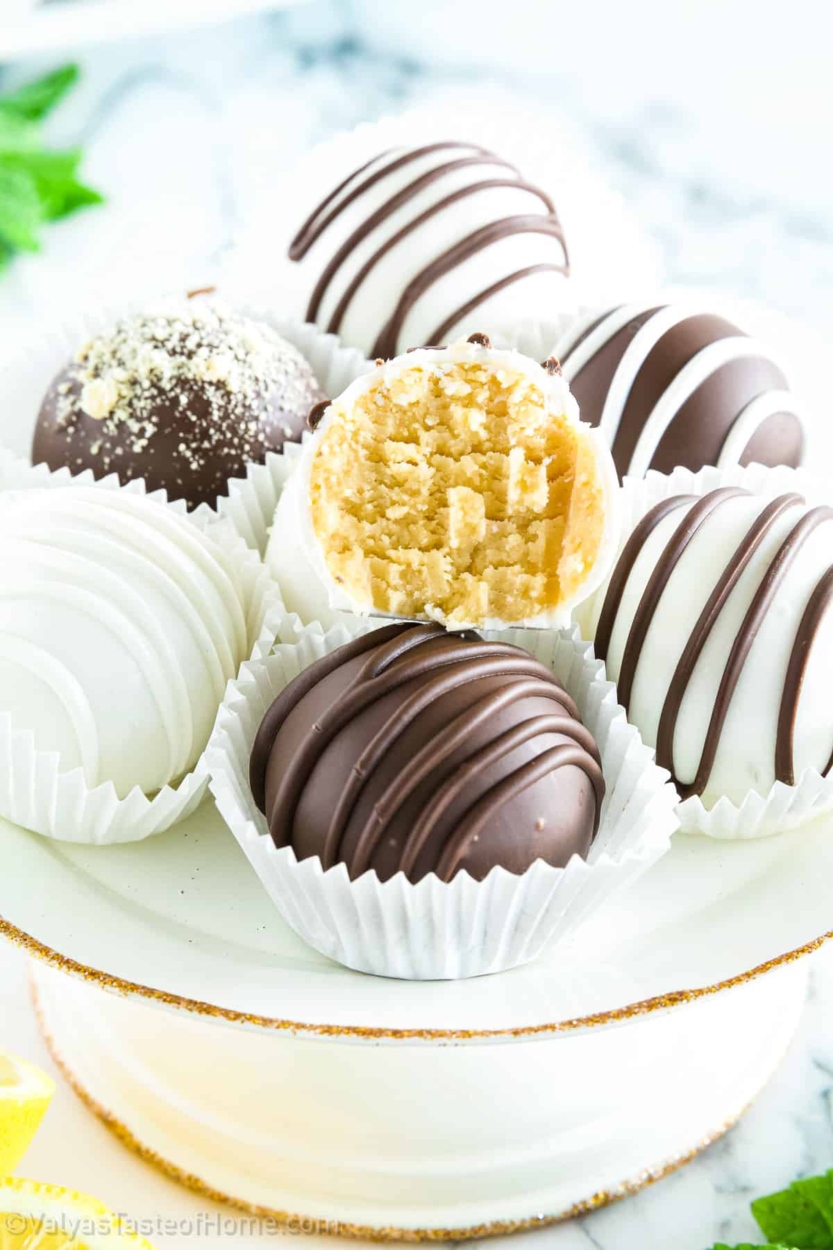 Your lemon Oreo truffles are ready to enjoy!