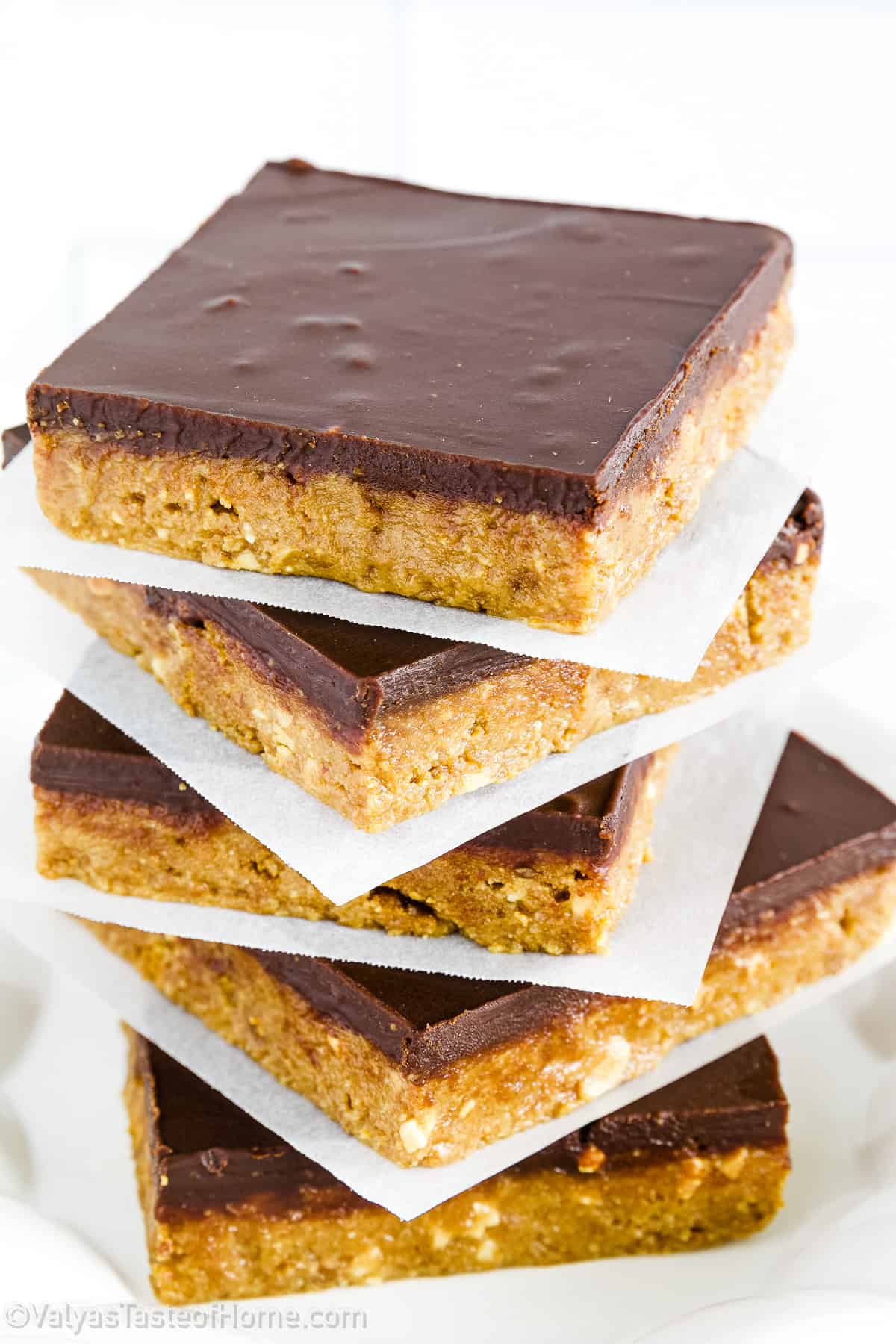 No bake peanut butter bars are a delicious type of dessert and snack that are made using pantry staple ingredients such as peanut butter, graham cracker, or Biscoff cookies, and other delicious ingredients.
