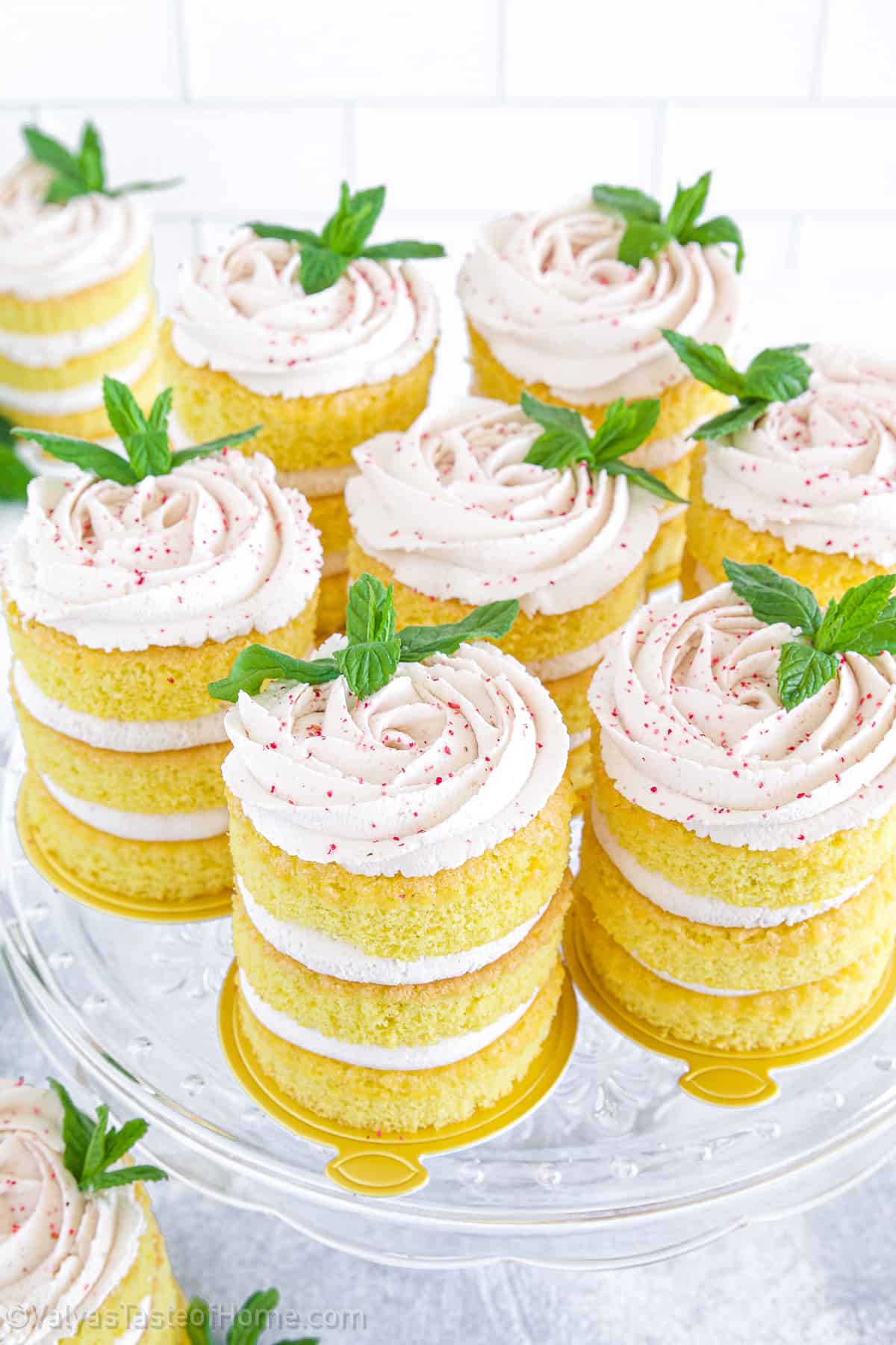 Raspberry mini cakes are delectable, mini desserts that combine the sweet and tangy flavors of raspberries with a rich and creamy frosting.