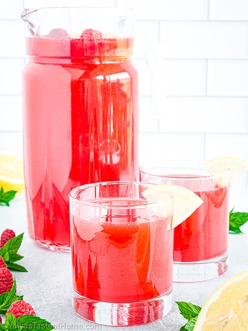 This delicious drink is the perfect way to enjoy the summer, featuring the perfect balance of acidic lemons and juicy raspberries that taste absolutely incredible!