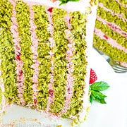 If you love matcha latte, then you’ll absolutely fall in love with this matcha cake recipe!
