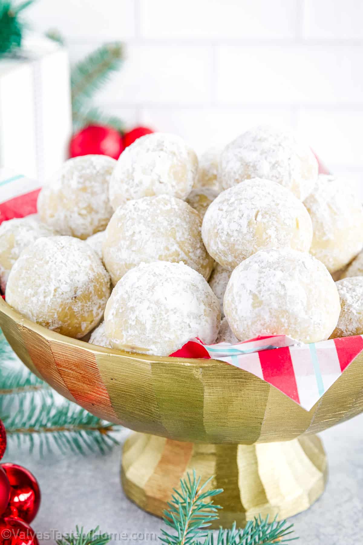 Ever tried Cookie Balls that are crunchy on the outside and soft on the inside? That's exactly what you get with this recipe!