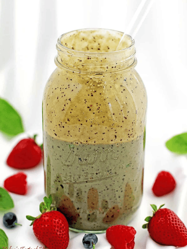 Healthy Spinach Berry Smoothie