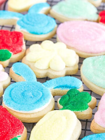 This frosted sugar cookies recipe is super easy to follow along, and even beginners can make it with ease.