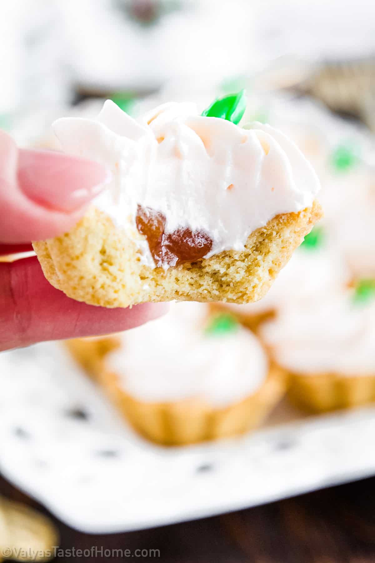 These adorable little Korzinki are perfect for a baby or wedding shower, Mother’s Day brunch, or even just a fancy tea party.
