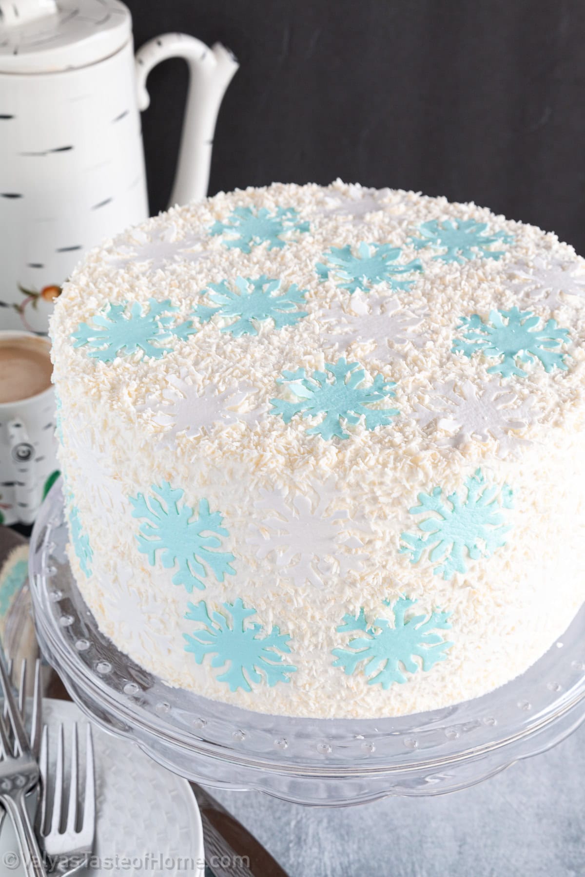 The fine shaved sweetened coconut flakes and edible snowflakes add a festive touch. It is guaranteed to please your guests at any gathering.