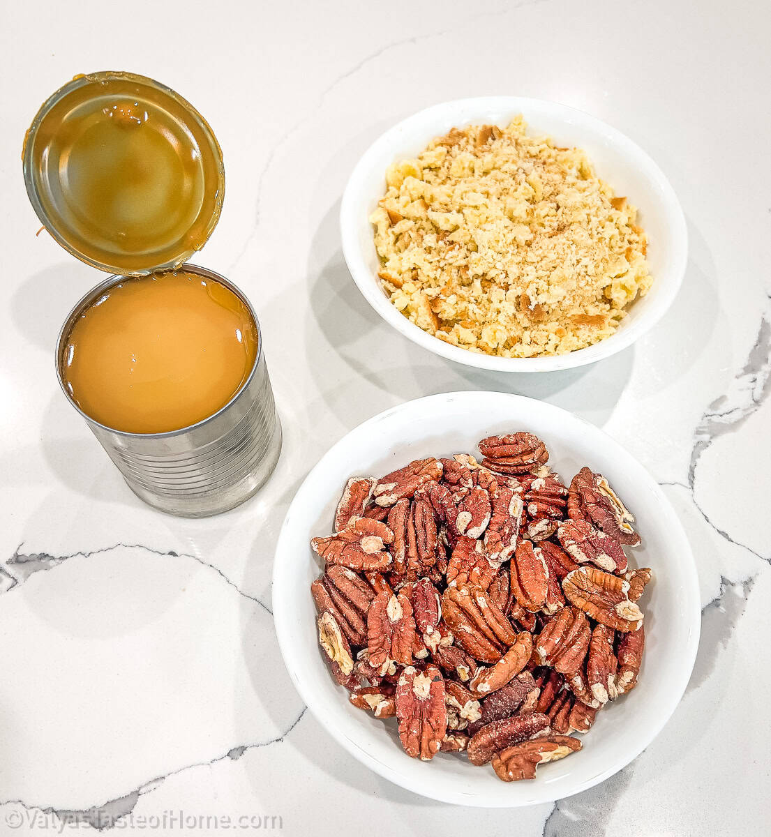 It's all-natural and gives a beautiful gradient effect when combined with carrot juice.