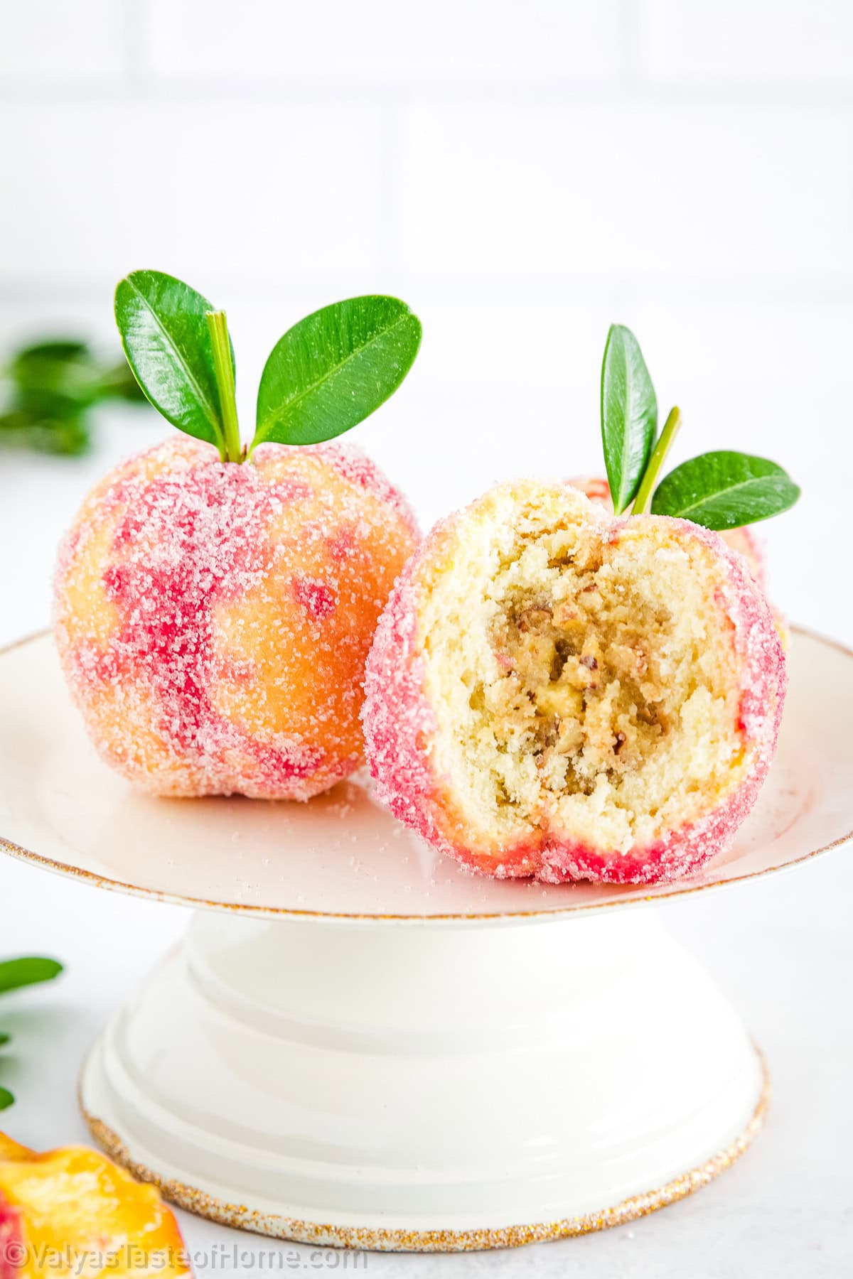 No artificial dyes here! The beautiful peachy tones come from freshly squeezed carrot and beet juice, making this recipe both eye-catching and naturally vibrant.