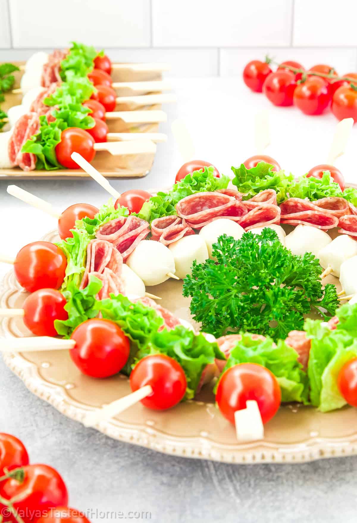 The colorful layers of this delicious finger foods make every bite truly mouthwatering. 